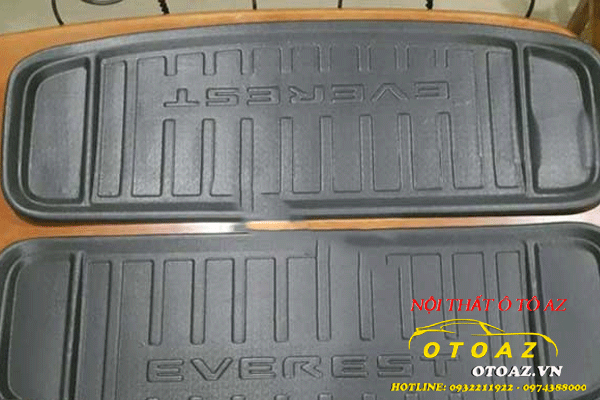 lot-cop-nhua-cho-xe-Ford-Everest
